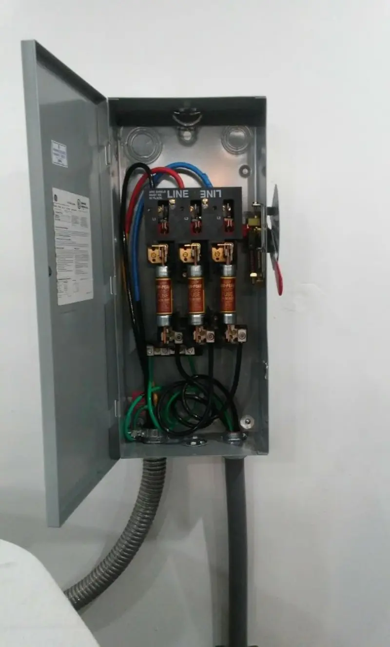 Three-phase disconnect switch installed for Smoke Detector Installation in South San Francisco
